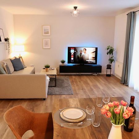 Geraeumiges 2R City-Apartment Uninaehe Mit Tv Streaming, Terrasse Magdeburg Exteriör bild